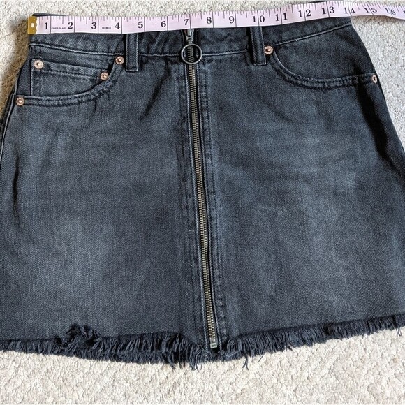 We The Free Free People Black Zip It Up Denim Micro Mini Skirt Raw Hem Size 26 - Picture 4 of 9